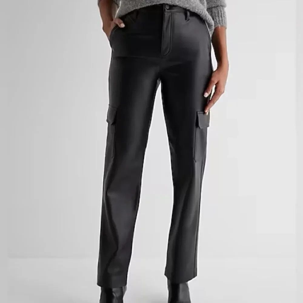 Express Modern Straight Super High Rise Vegan Leather Black Cargo Pants Sz 0R